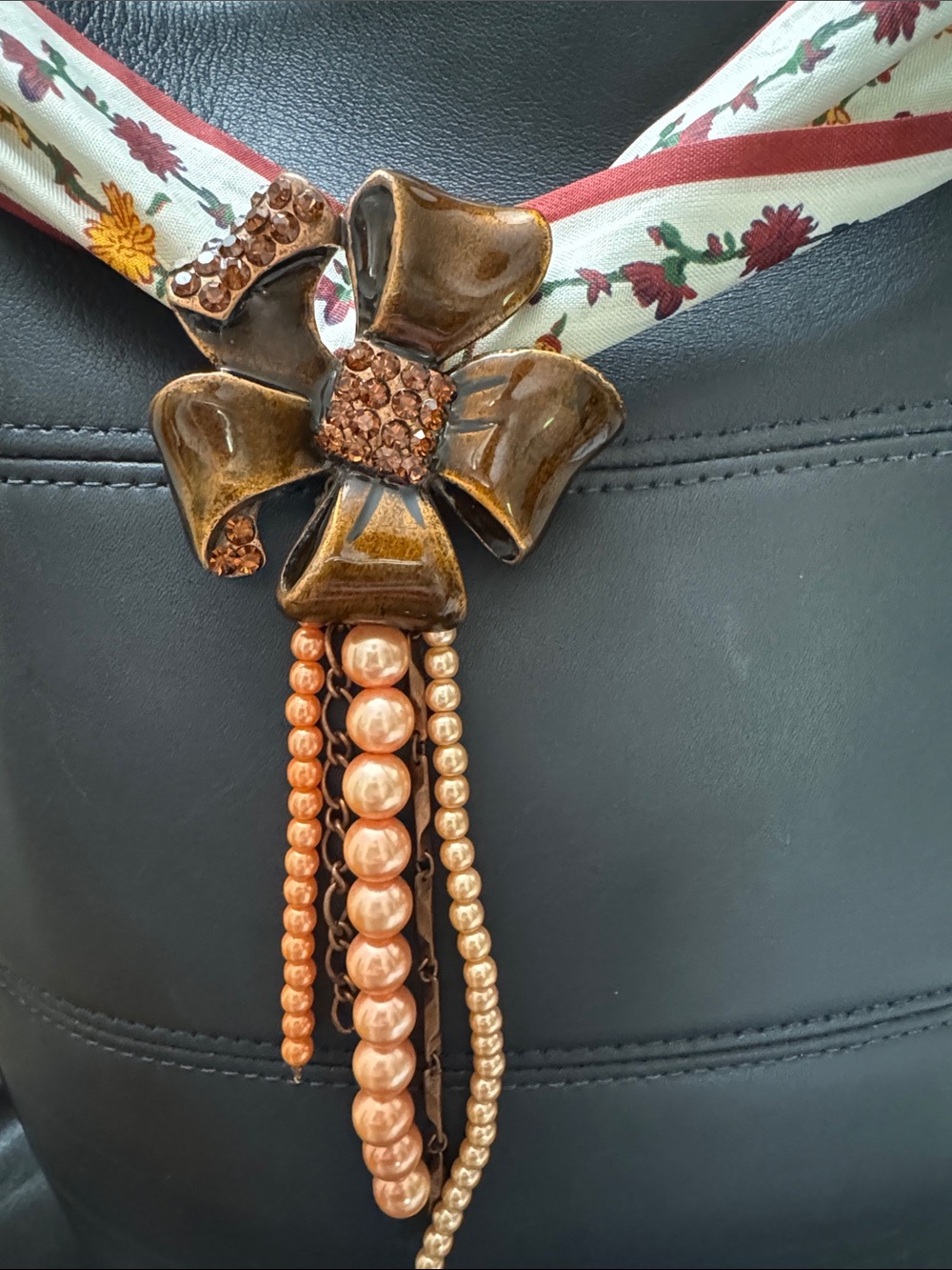 Bag Brooch with Floral Scarf - Picture 4 of 5